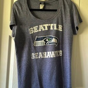 Grey scoop neck short sleeved women’s Seattle Seahawks tee XL